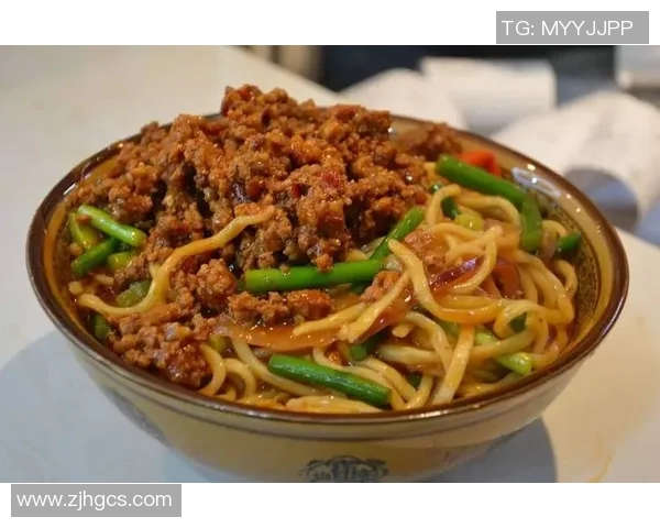 足球明星火锅店盛大开业球迷聚集共享美味与激情 足球明星火锅店盛大开业球迷聚集共享美味与激情